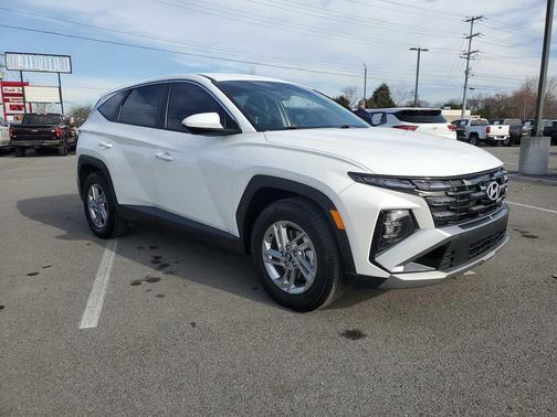 2025 Hyundai TUCSON SE