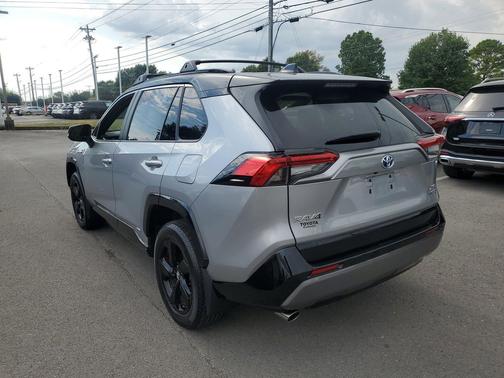 2021 Toyota RAV4 Hybrid SE