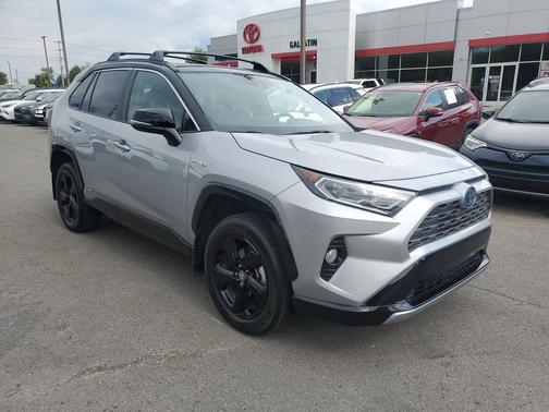 2021 Toyota RAV4 Hybrid SE