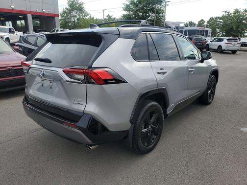 2021 Toyota RAV4 Hybrid SE