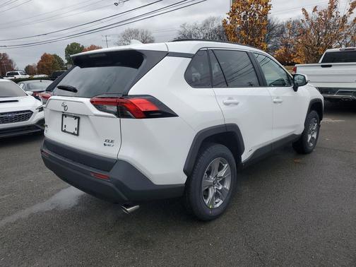2025 Toyota RAV4 Hybrid XLE