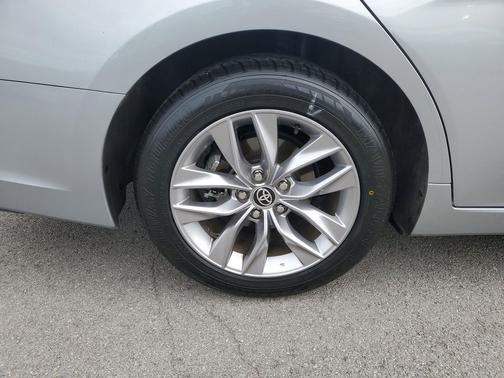 2021 Toyota Avalon XLE