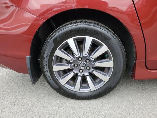 2020 Toyota Sienna Limited Premium