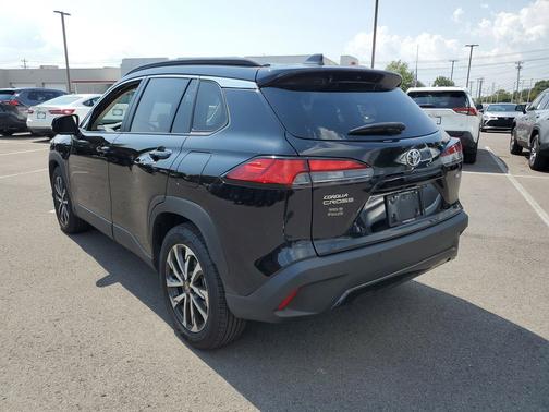 2024 Toyota Corolla Cross XLE