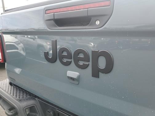 2024 Jeep Gladiator Sport S