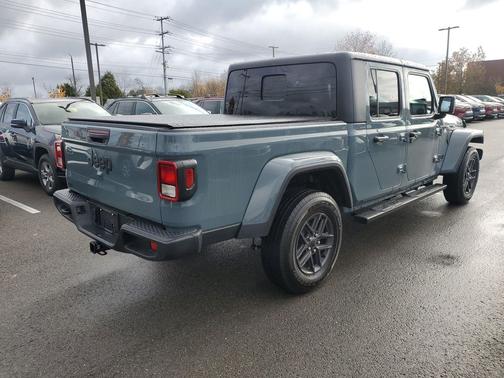 2024 Jeep Gladiator Sport S