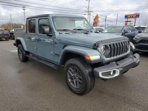 2024 Jeep Gladiator Sport S