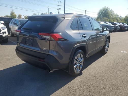 2022 Toyota RAV4 XLE Premium