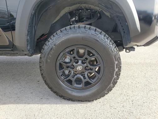 2022 Toyota Tacoma SR