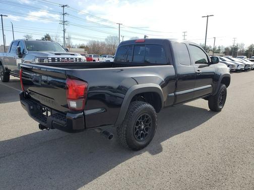 2022 Toyota Tacoma SR