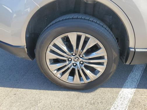 2024 Toyota Venza XLE