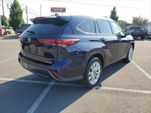 2023 Toyota Highlander L
