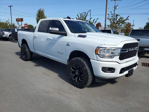 2022 RAM 2500 Big Horn Crew Cab 4x4 6'4' Box