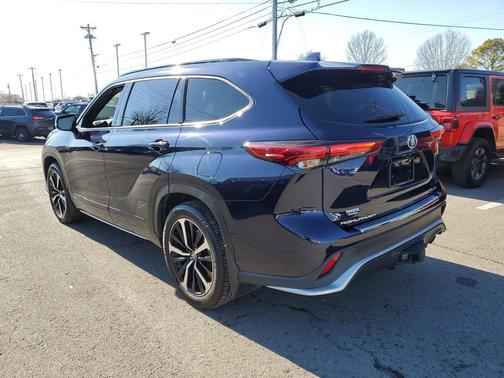 2022 Toyota Highlander XSE