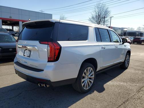 2022 GMC Yukon XL Denali