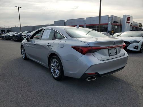 2022 Toyota Avalon XLE