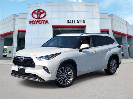 2023 Toyota Highlander Hybrid Platinum