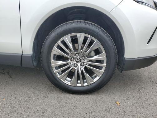 2023 Toyota Venza Limited