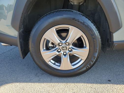2023 Toyota RAV4 Hybrid XLE