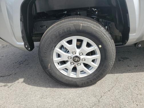 2025 Toyota Tacoma SR5