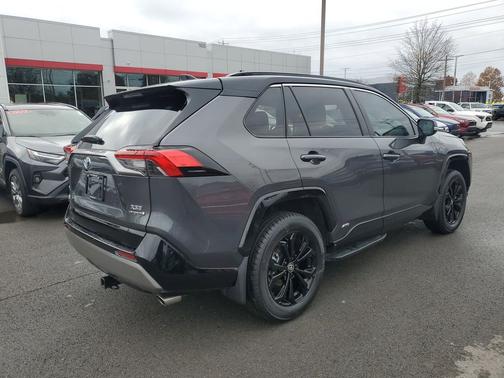 2024 Toyota RAV4 Hybrid SE