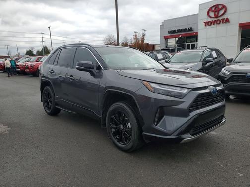 2024 Toyota RAV4 Hybrid SE