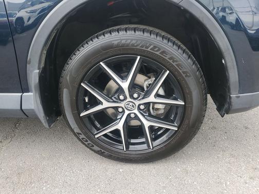 2017 Toyota RAV4 Hybrid SE