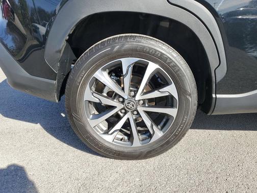 2024 Toyota Corolla Cross XLE