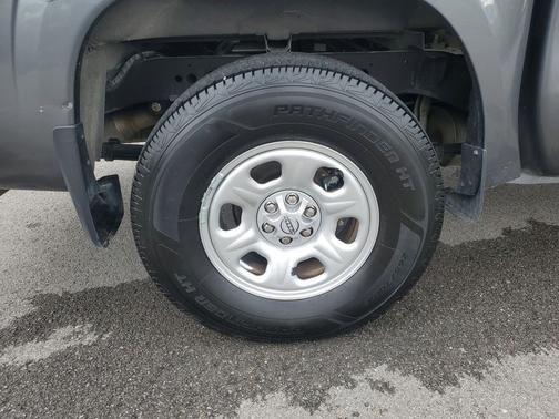 2023 Nissan Frontier S