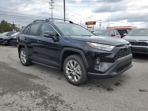 2025 Toyota RAV4 XLE Premium