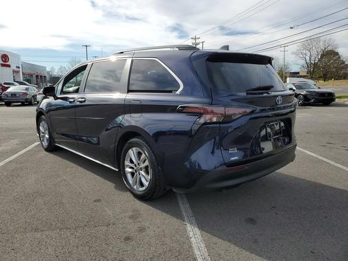 2024 Toyota Sienna XLE