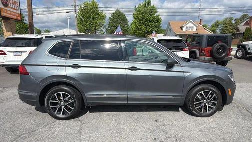 Platinum Gray Metallic 2021 Volkswagen Tiguan 2.0T SE