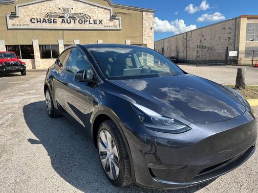 2024 Tesla Model Y Long Range AWD 4dr Crossover