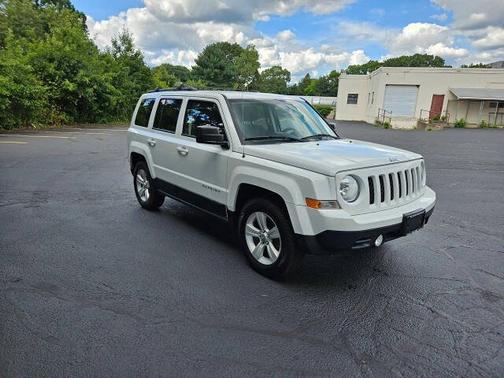 Bright White Clearcoat 2016 Jeep Patriot 4WD 4dr Latitude