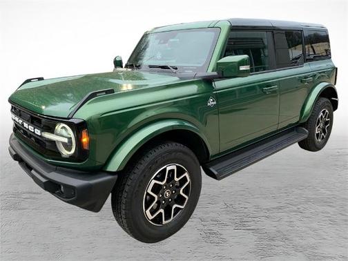 ERUPTION GREEN METALLIC 2025 Ford Bronco OUTER BANKS
