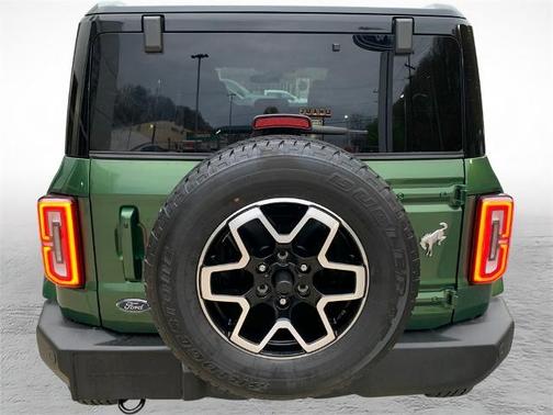 ERUPTION GREEN METALLIC 2025 Ford Bronco OUTER BANKS