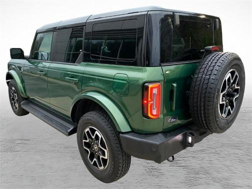 ERUPTION GREEN METALLIC 2025 Ford Bronco OUTER BANKS