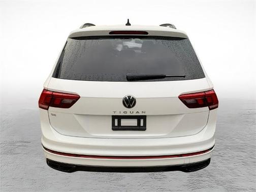 Opal White Pearl Effect 2023 Volkswagen Tiguan 2.0T SE R-LINE BLACK