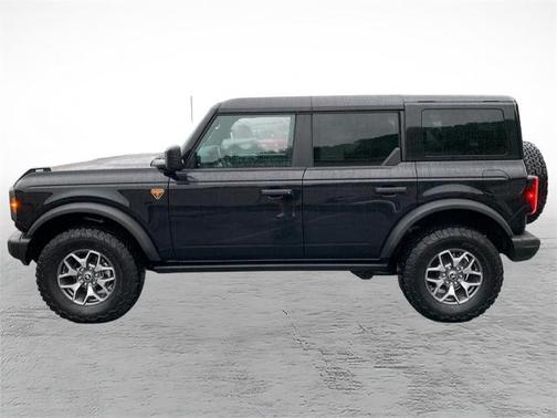 SHADOW BLACK 2025 Ford Bronco BADLANDS