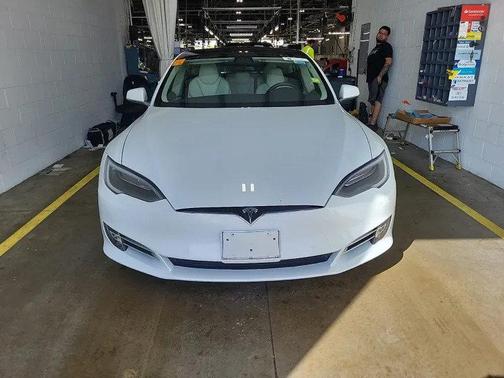 Pearl White Multi-Coat 2018 Tesla Model S 100D