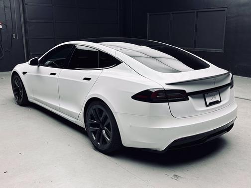 Pearl White Multi-Coat 2022 Tesla Model S Base