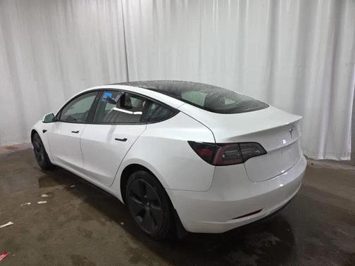 Pearl White Multi-Coat 2023 Tesla Model 3 Standard Range
