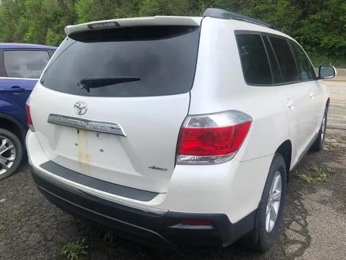 Blizzard Pearl 2012 Toyota Highlander SE
