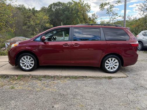 2015 Toyota Sienna LE