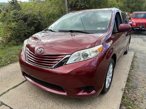 2015 Toyota Sienna LE