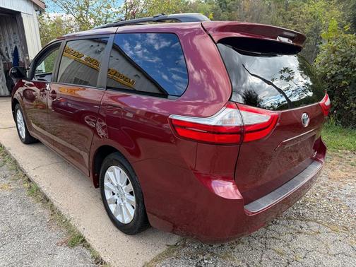 2015 Toyota Sienna LE