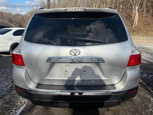 2012 Toyota Highlander SE