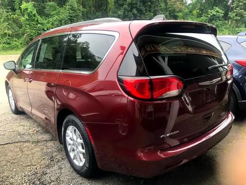 2021 Chrysler Voyager LXI
