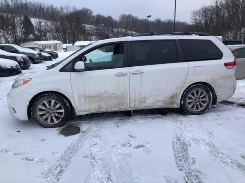 2011 Toyota Sienna XLE