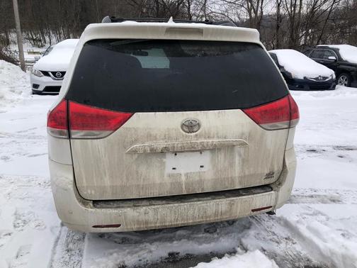 2011 Toyota Sienna XLE